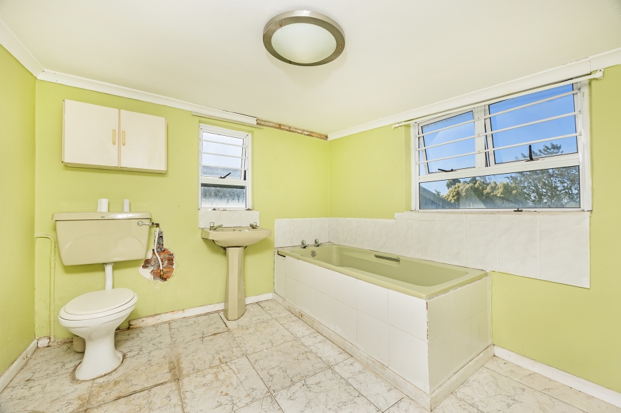6 Bedroom Property for Sale in Door De Kraal Western Cape